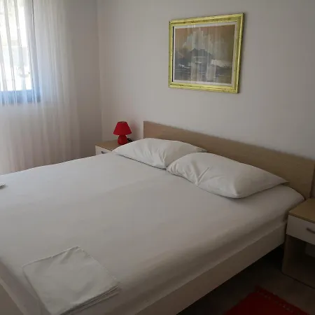 Anastazija Appartamento Pag Town