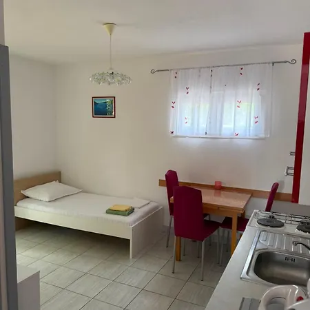 Anastazija Apartment *